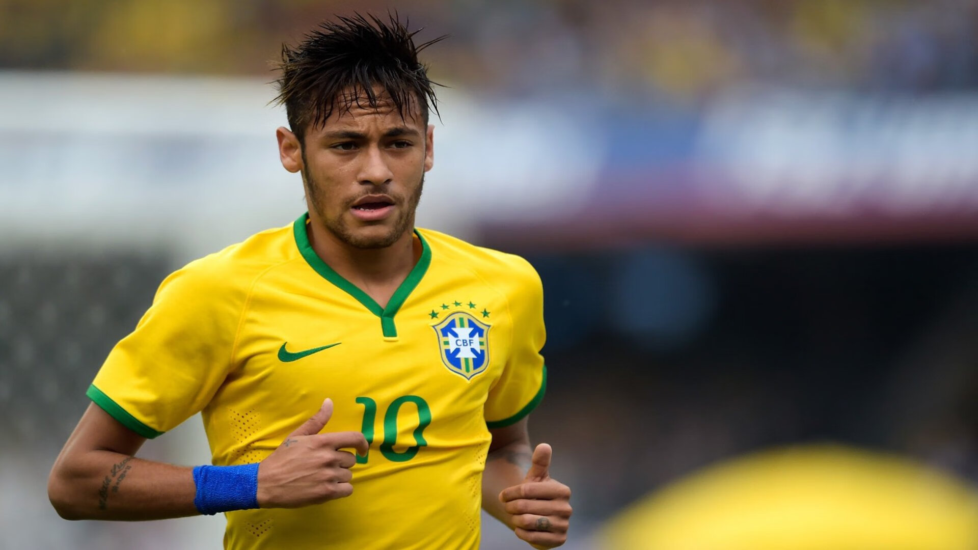 爱游戏体育-美洲杯精彩逆转：永不言弃的足球精神，足球美洲杯宣传片尺度超大